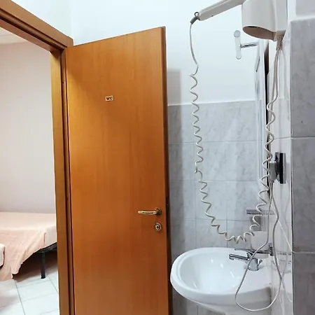 ゲストハウス Shelter ジェノヴァ