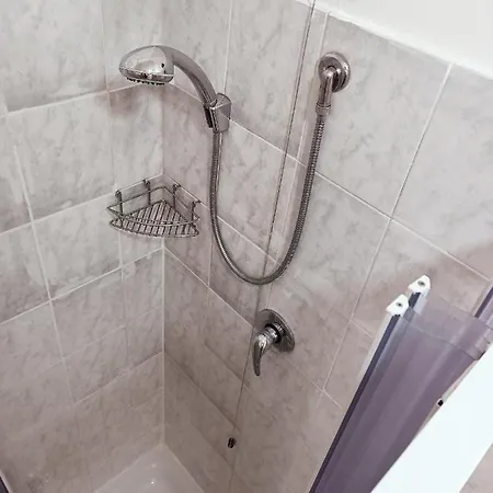 Shelter Гостевой дом Генуя